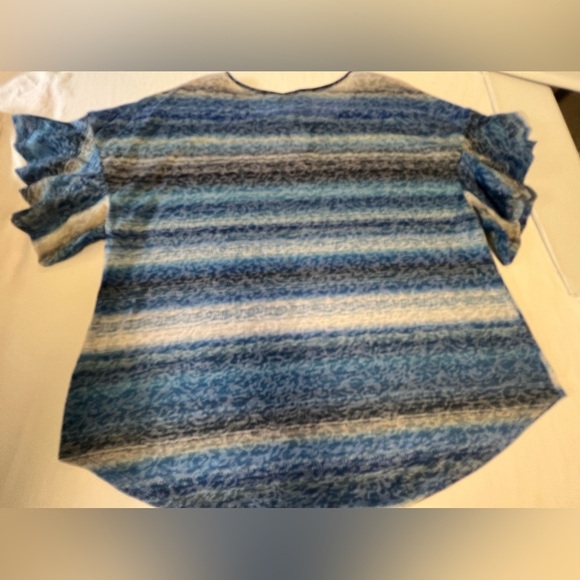 RUBY RD BLUE & WHITE STRIPED TEE W/SCOOP NECK & FLUTTER SLEEVES. SIZE XL - Picture 5 of 9